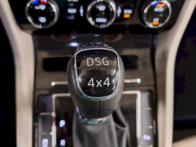 Škoda Superb (2022) 2.0 TDI 147 kW DSG 4x4 L&K - fotka 19 z 31