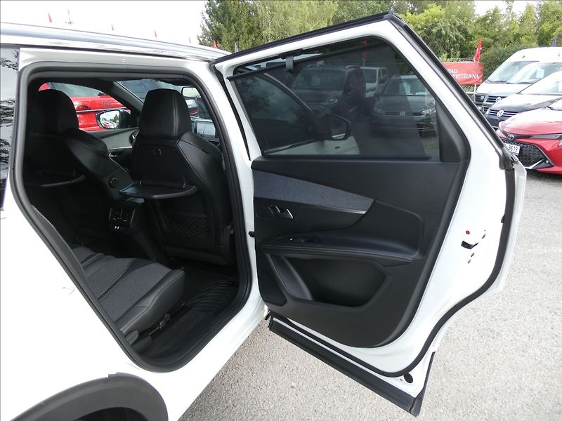 Peugeot 5008 1,6 133kW GT-line AT8,7.míst,D - fotka 27 z 50