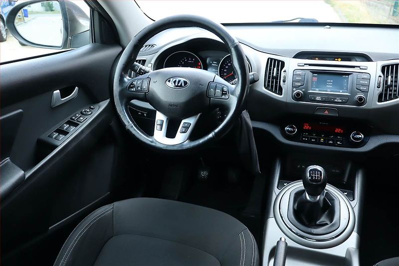 Kia Sportage (2014) 1.7 CRDi, Xenony, Tempomat - fotka 7 z 27