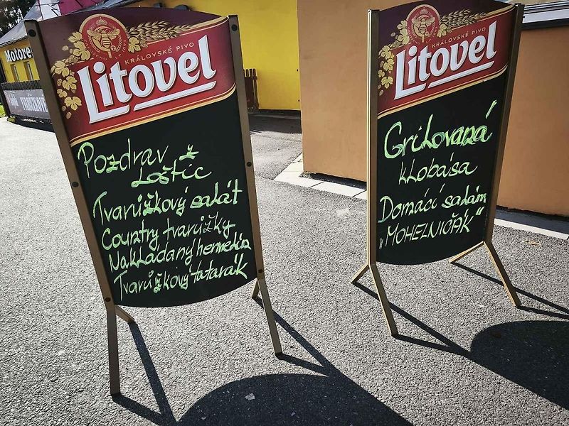 Přiznáme se bez mučení, že tvarůžky nejsou zrovna pro nás jídlem číslo jedna. I proto jsme si dali játra. A ani u nich jsme nelitovali.