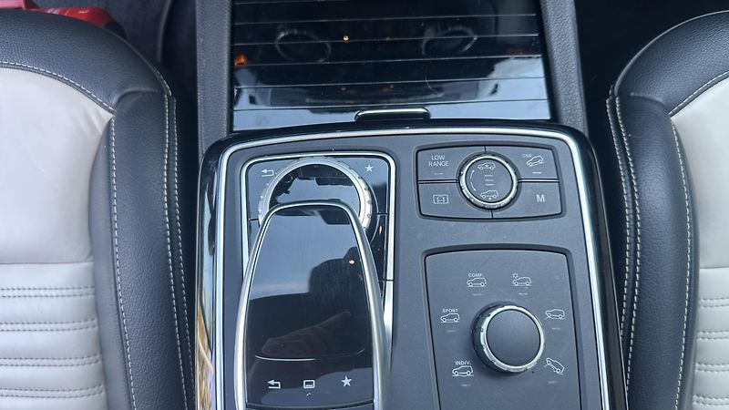 Mercedes-Benz GLE (2016) - fotka 23 z 26
