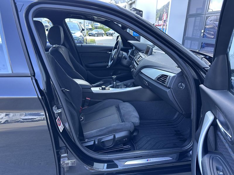 BMW Řada 1 120d M-Sport - fotka 9 z 19