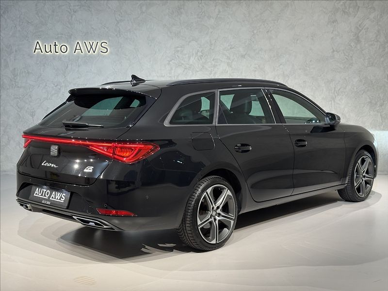 Seat Leon 1,4 TSi  e-Hybrid FR Line LED - fotka 8 z 50