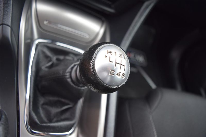 Citroën C5 2,0 HDi 103KW PO ROZVODECH - fotka 44 z 50