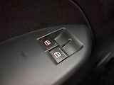 Volkswagen Touran (2008) Comfortline 1.9 TDI - náhled 16