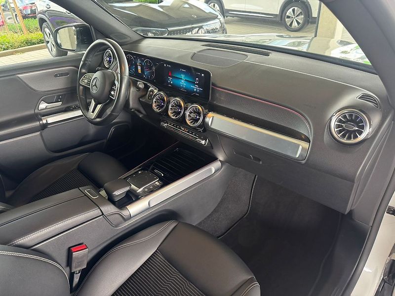 Mercedes-Benz GLB D 4MATIC - fotka 10 z 21
