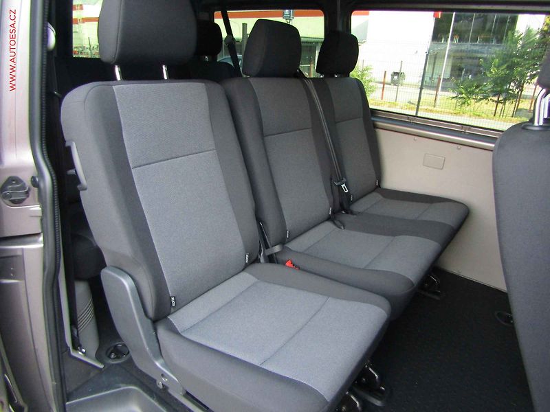Volkswagen Transporter (2018) 2.0TDi 8míst, 2.maj,ČR - fotka 10 z 21