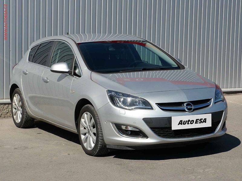 Opel Astra (2013) 1.4 T, ČR, AC, xenon, navi - fotografie inzerátu