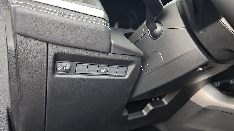 Jeep Compass (2026) Altitude hybrid 145PS automat  - fotka 23 z 42