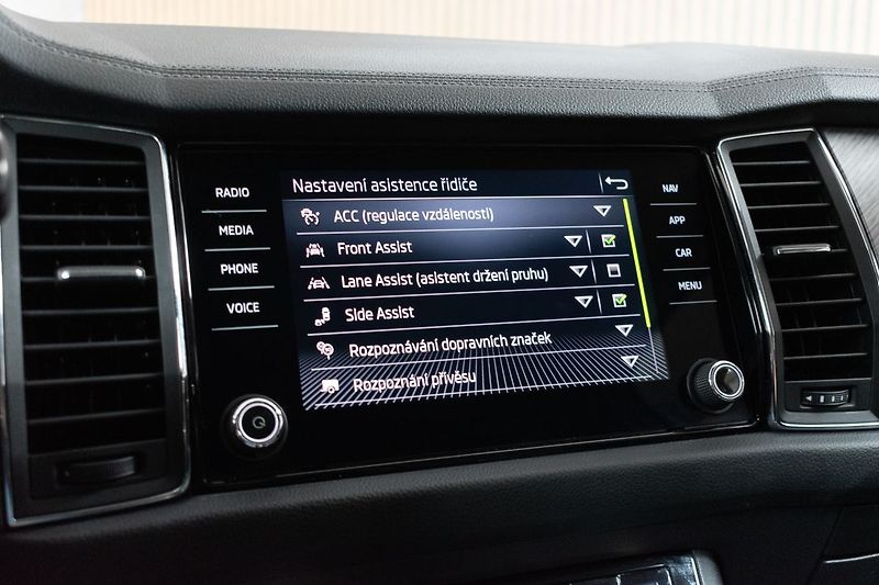 Škoda Kodiaq 2.0 TDI STYLE+*TAŽNÉ*DPH*ČR 1M - fotka 34 z 48