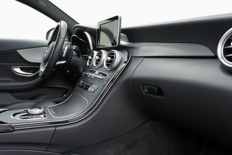 Mercedes-Benz Třídy C C 180 COUPE AMG - fotka 22 z 37