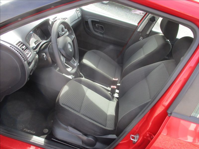 Škoda Fabia 1,2 TSI, 77kW, klima,servis, - fotka 12 z 23