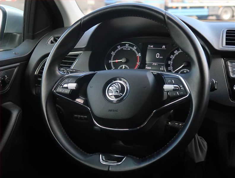 Škoda Fabia (2022) Ambition Plus 1.0 TSI - fotka 15 z 17