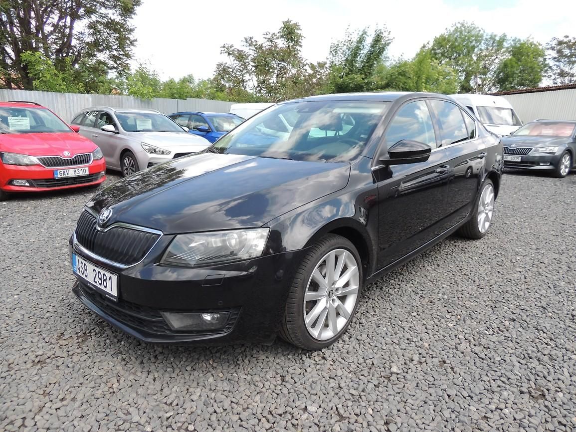 Škoda Octavia 2.0TDi,110kw,DSG,Style,Webasto