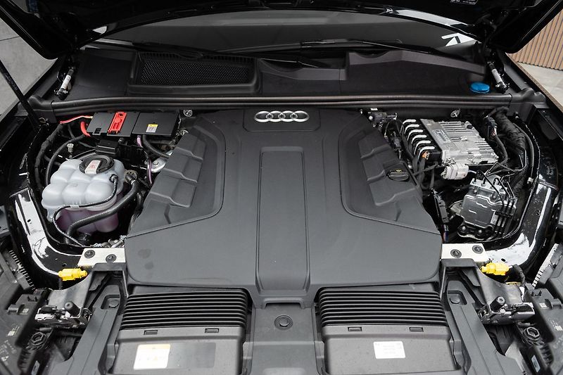 Audi Q7 50 TDI S-LINE*7.MÍST*AIR*DPH* - fotka 40 z 49