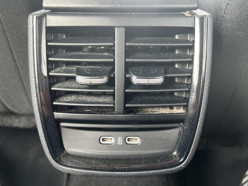 Škoda Kamiq 1.0TSi 81kw KAMERA TAŽNÉ ALU - fotka 25 z 46