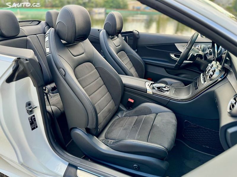 Mercedes-Benz Třídy C CABRIO 300d AMG - fotka 41 z 49