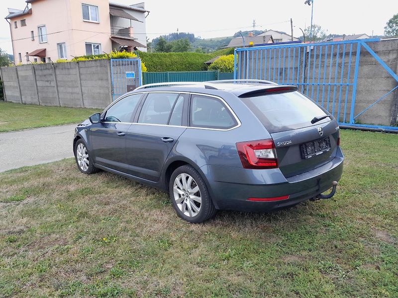 Škoda Octavia 2,0 TDI DSG serviska 2x klíč - fotka 6 z 18