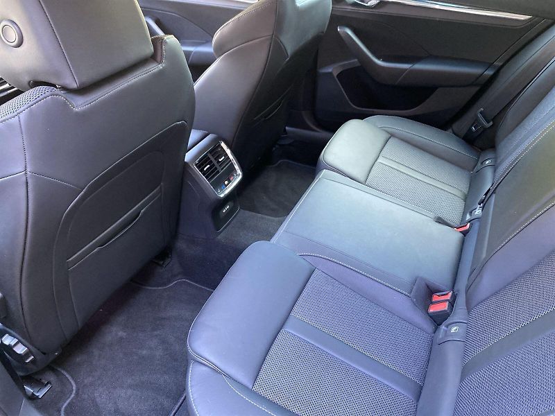 Škoda Octavia (2023) 1.5 TSI M-HEV DSG Style - fotka 7 z 38
