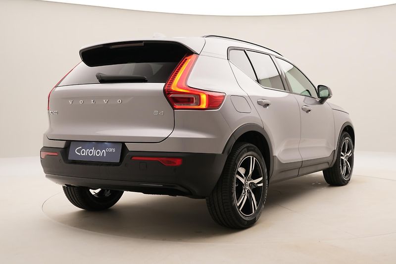 Volvo XC40 (2026) B4 AUT DARK PLUS - fotka 12 z 54