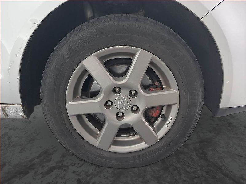Volkswagen Polo (2008) 1.4 TDI, nová STK - fotka 14 z 15