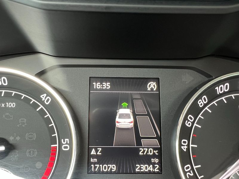 Škoda Superb (2015) 2.0TDi 110kW DSG! Style+! ČR! - fotka 29 z 40
