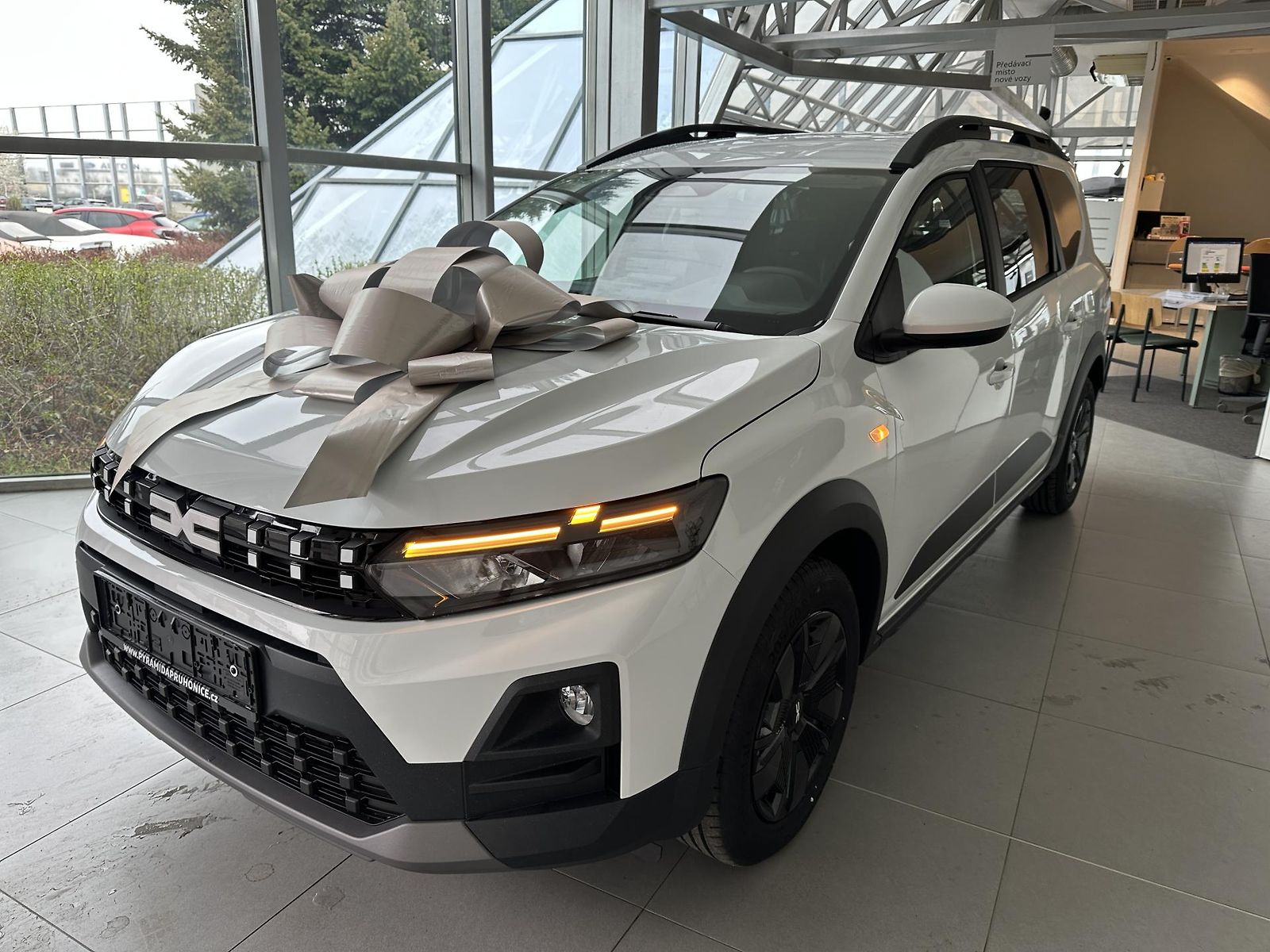 Dacia Jogger 2026, TCe 110 SKLADEM