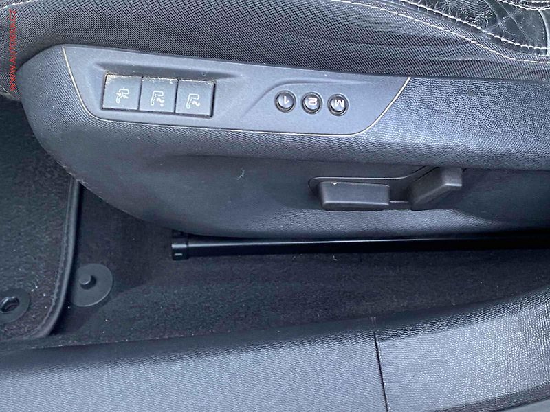 Peugeot 308 (2018) 1.5 HDi, Allure, panor, navi - fotka 12 z 18