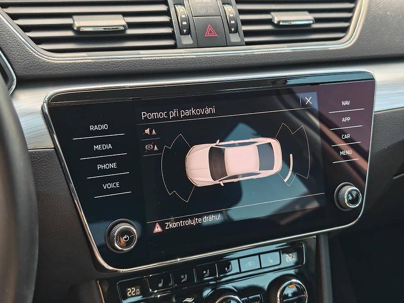 Škoda Superb Ambition 7DSG 2,0TDI - fotka 14 z 23