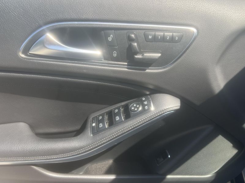 Mercedes-Benz GLA GLA 200 D 100kw - fotka 15 z 20