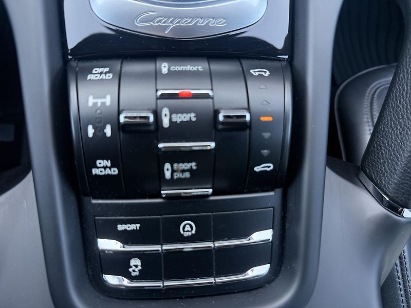 Porsche Cayenne 3.0 D Platinum Edition - fotka 18 z 42