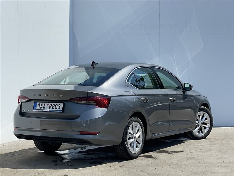 Škoda Octavia 2,0 TDI DSG Style Plus LED+PDC - fotka 3 z 23
