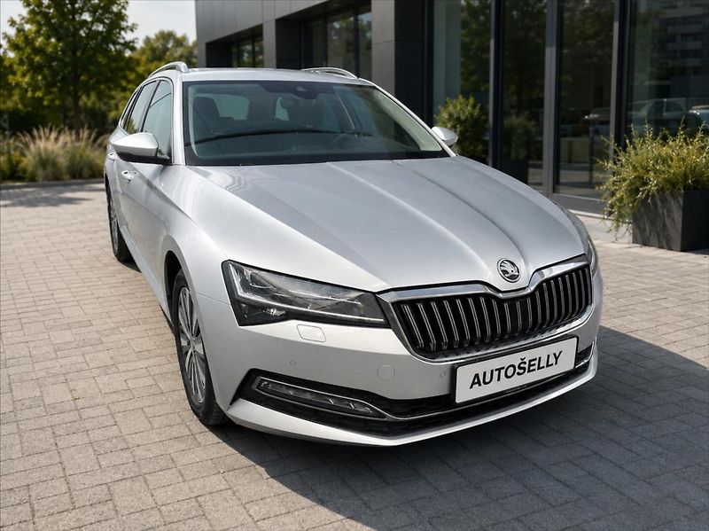 Škoda Superb 2,0 TDI DSG Premium Edition - fotka 1 z 7