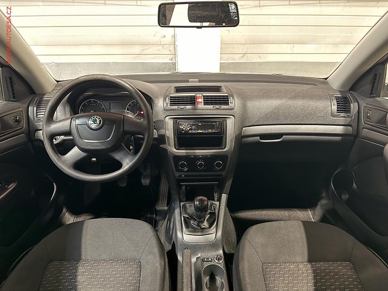 Škoda Octavia (2011) 1.6i, 2.maj,ČR, Tour, +kola - fotka 8 z 15