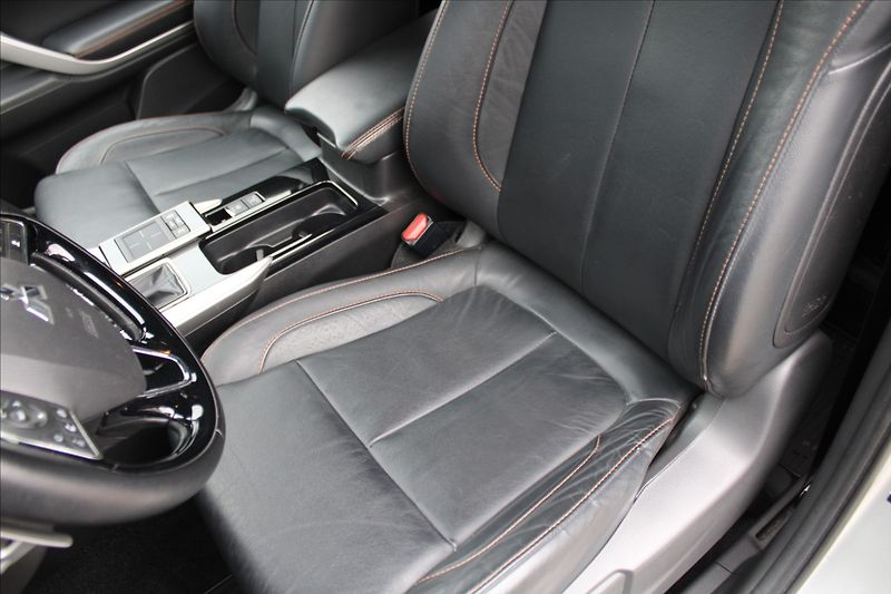 Mitsubishi Eclipse Cross 1,5 T  AUTOMAT,4x4,INSTYLE - fotka 30 z 42