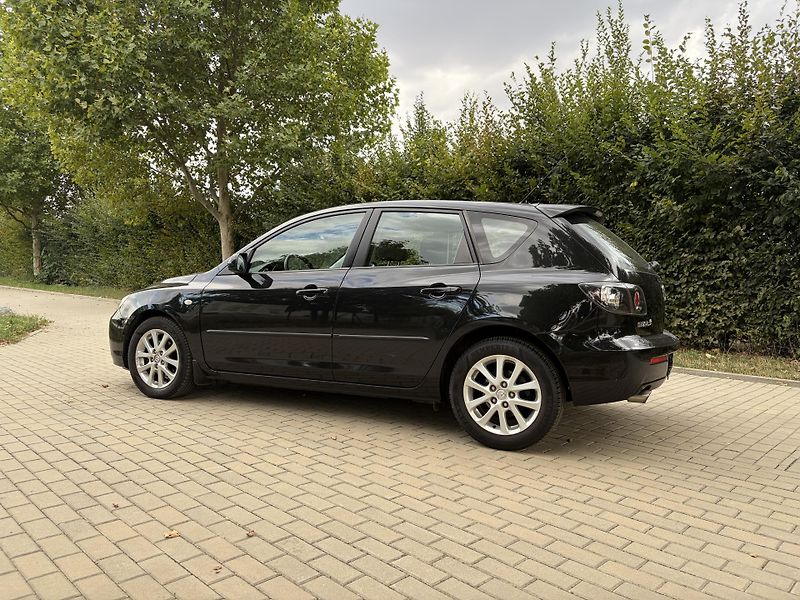Mazda 3 1.6 Sport Active - fotka 6 z 26