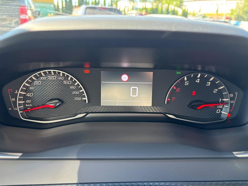 Peugeot 2008 (2026) BUSINESS Turbo 100 MAN6  - fotka 14 z 21