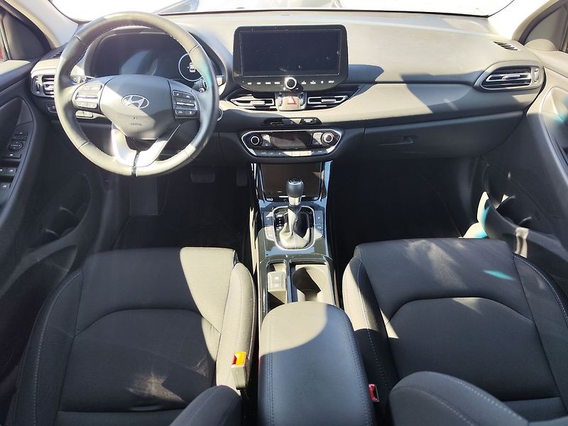 Hyundai i30 1.0 T-GDi/74kW Style DCT MHEV - fotka 13 z 36
