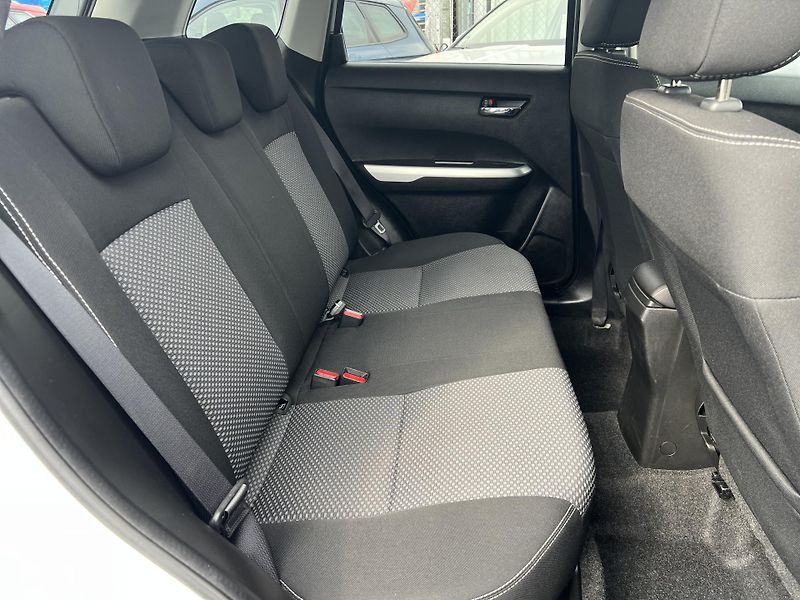 Suzuki Vitara 1.6DDiS 4x4 KLIMA KAMERA ALU - fotka 30 z 42