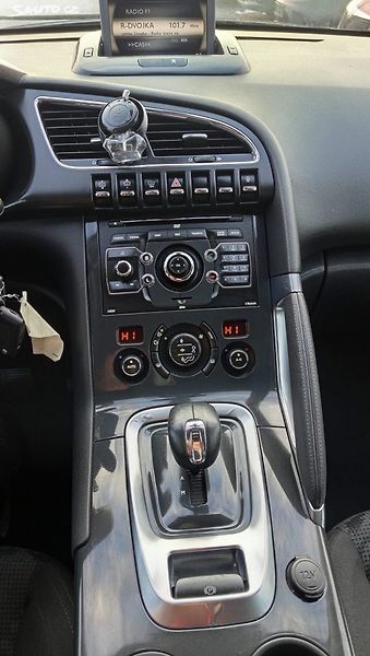 Peugeot 3008 (2012) - fotka 26 z 32