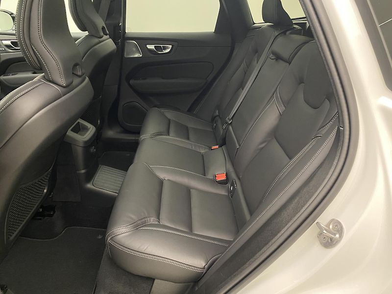 Volvo XC60 T6 AWD RECHARGE DARK PLUS CZ - fotka 5 z 67