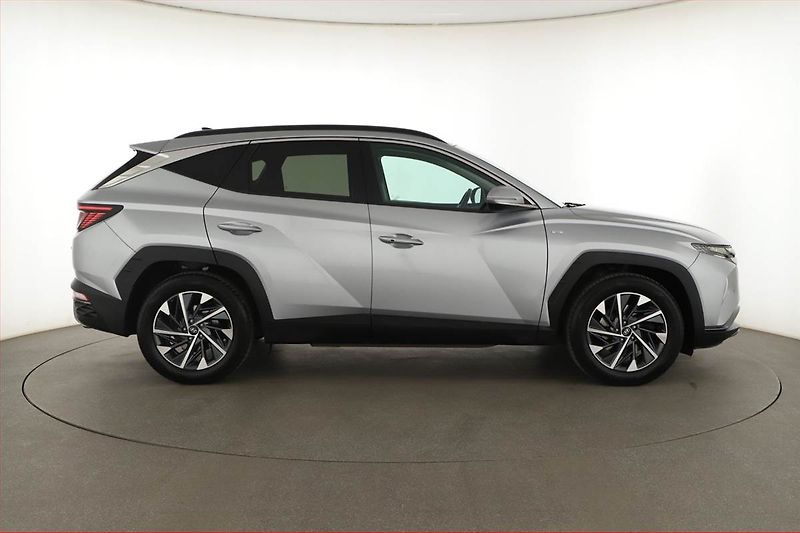 Hyundai Tucson (2021) 1.6 T-GDI 48V MHEV - fotka 6 z 19