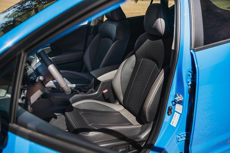 Subaru Impreza (2025) 2.0 e-Boxer - fotka 16 z 30