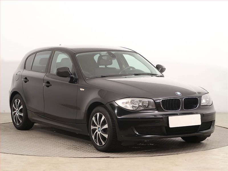 BMW Řada 1 (2010) 116i, po STK, jezdí výborně - fotka 1 z 14