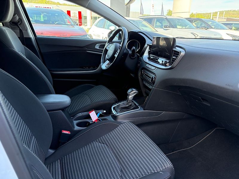 Kia Ceed 1.5 T-GDi 7DCT Exclusive SW - fotka 7 z 9