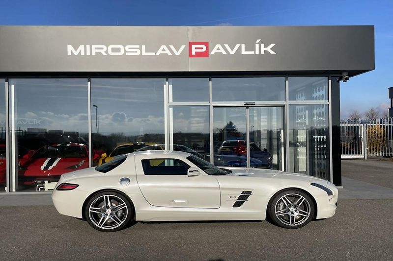 Mercedes-Benz SLS AMG B&O - fotka 4 z 15