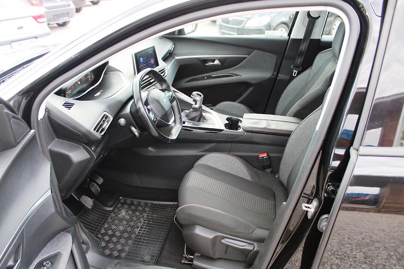 Peugeot 3008 (2018) 1,5HDI NAVI KLIMA  TEMPOMAT AL - fotka 9 z 15