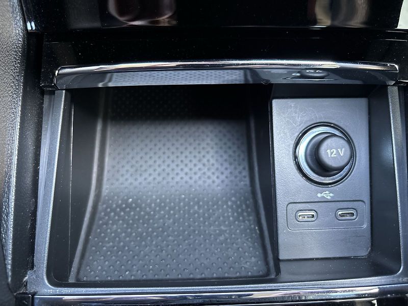Škoda Karoq (2023) 1.5 TSI DSG Ambition - fotka 23 z 27