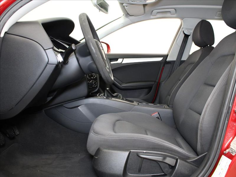 Audi A4 1,8 TSi 118kW MT Avant ČR - fotka 6 z 21