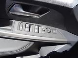 Peugeot 3008 (2025) ALLURE Hybrid 145k e-DCS6 - náhled 28